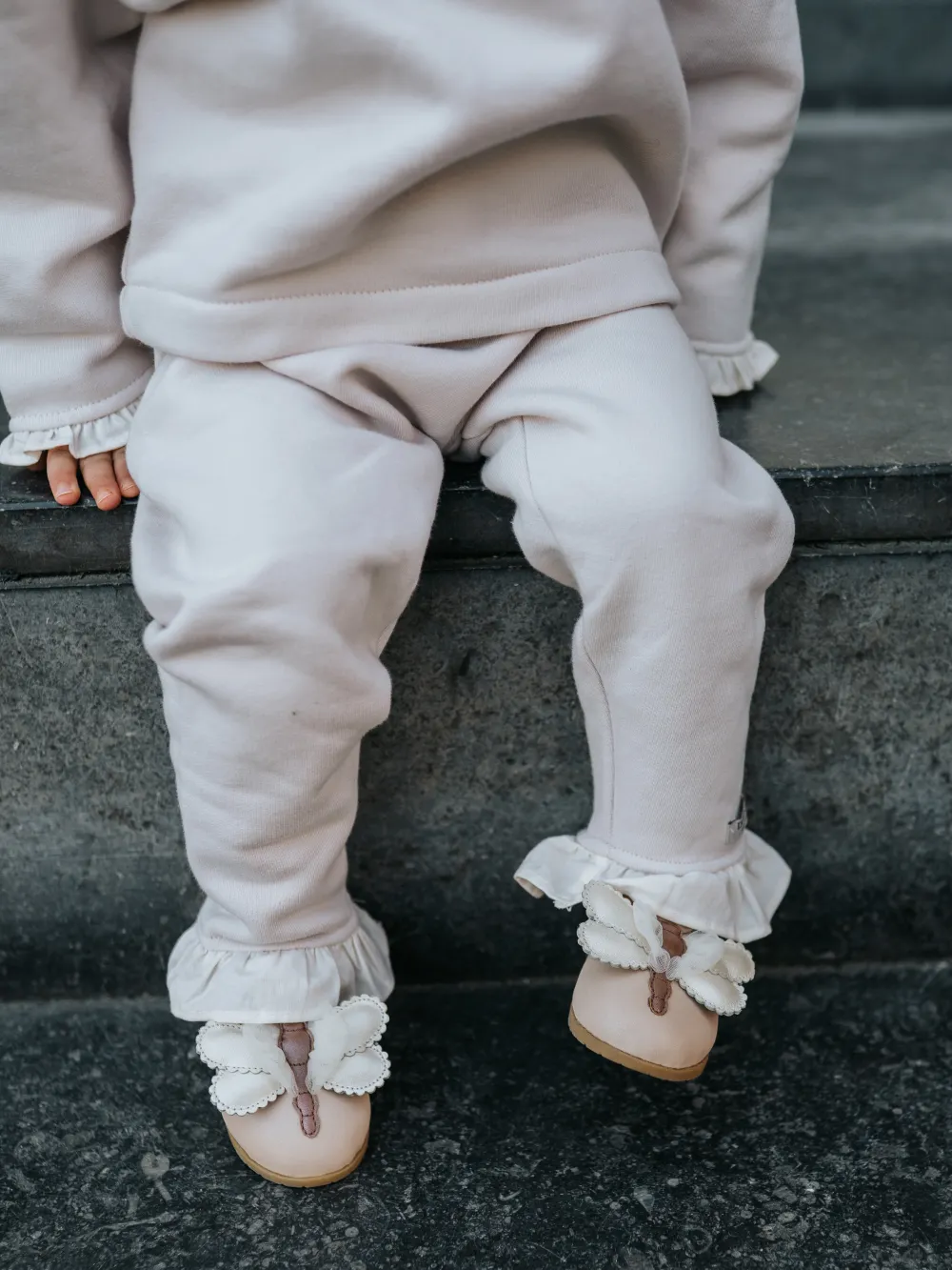 Donsje - elegancka stylizacja dziewczęca z bajkowym detalem