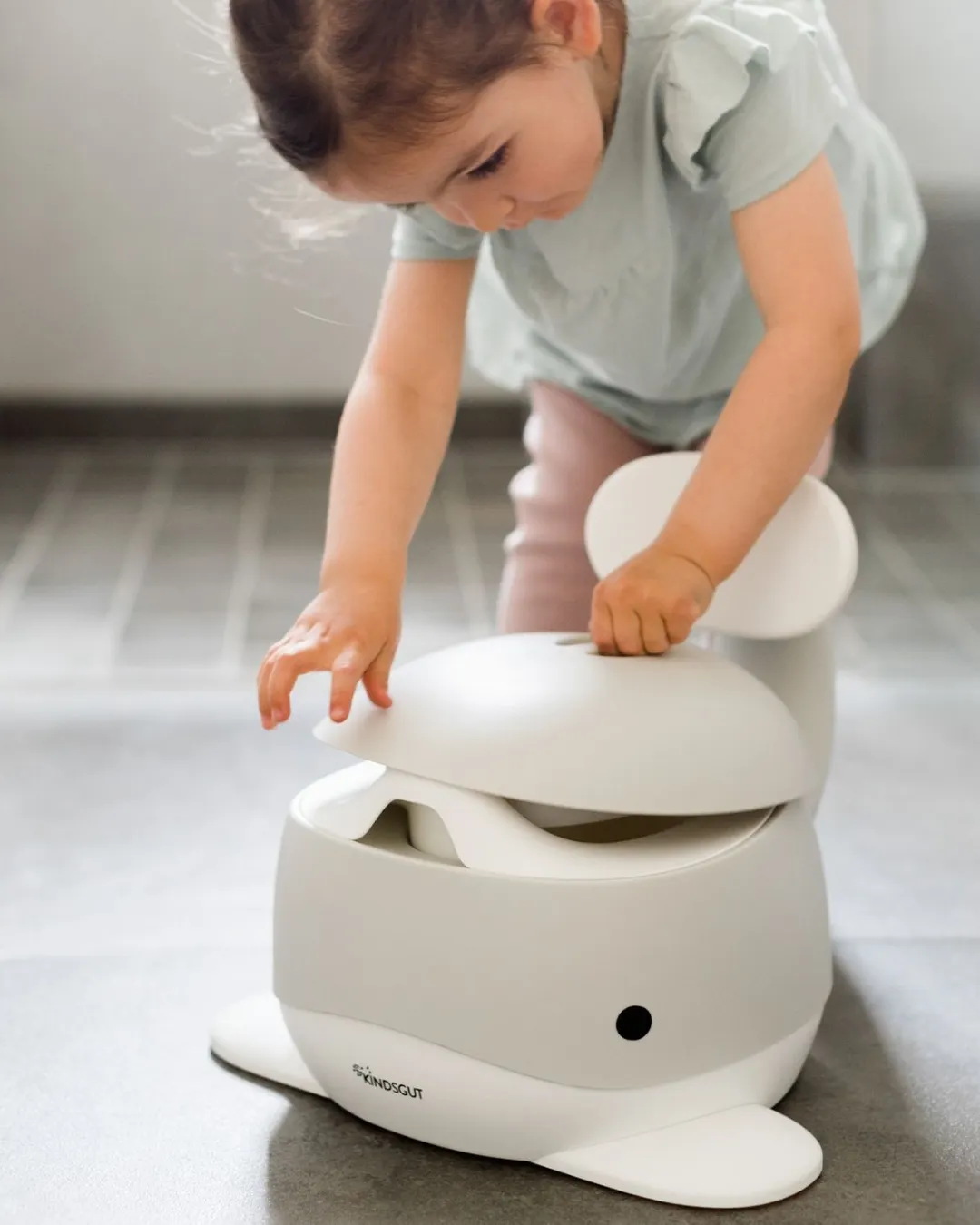 Kindsgut - nocnik dziecięcy Wieloryb jasnoszary Kindsgut - nocnik dziecięcy Wieloryb jasnoszary