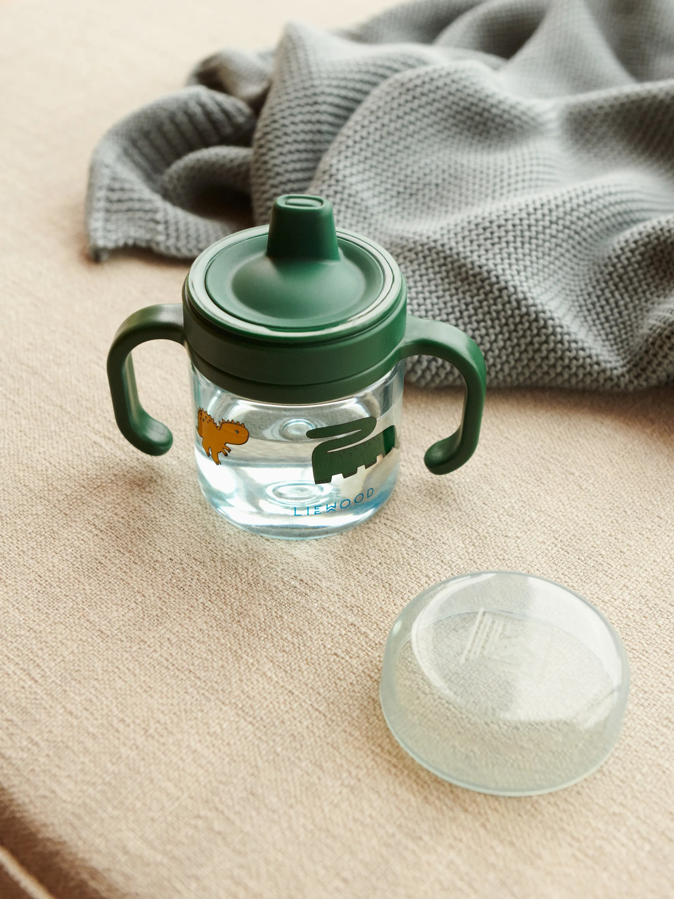 Liewood - kubek niekapek Kylo Dinosaurs Mist Liewood - kubek niekapek Kylo Dinosaurs Mist