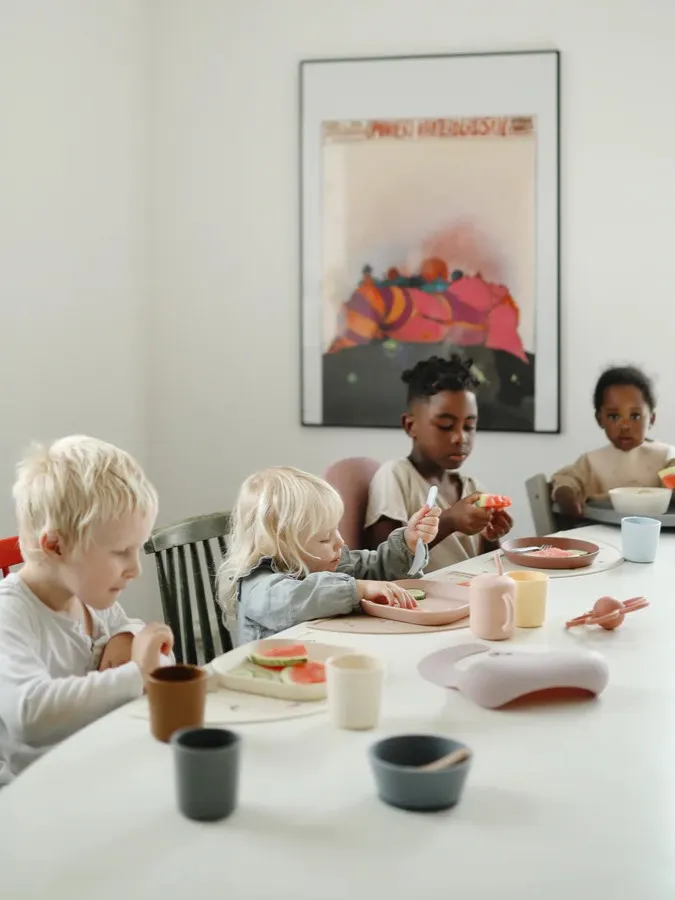 Mushie - podkładka silikonowa na stół White Daisy Mushie - podkładka silikonowa na stół White Daisy