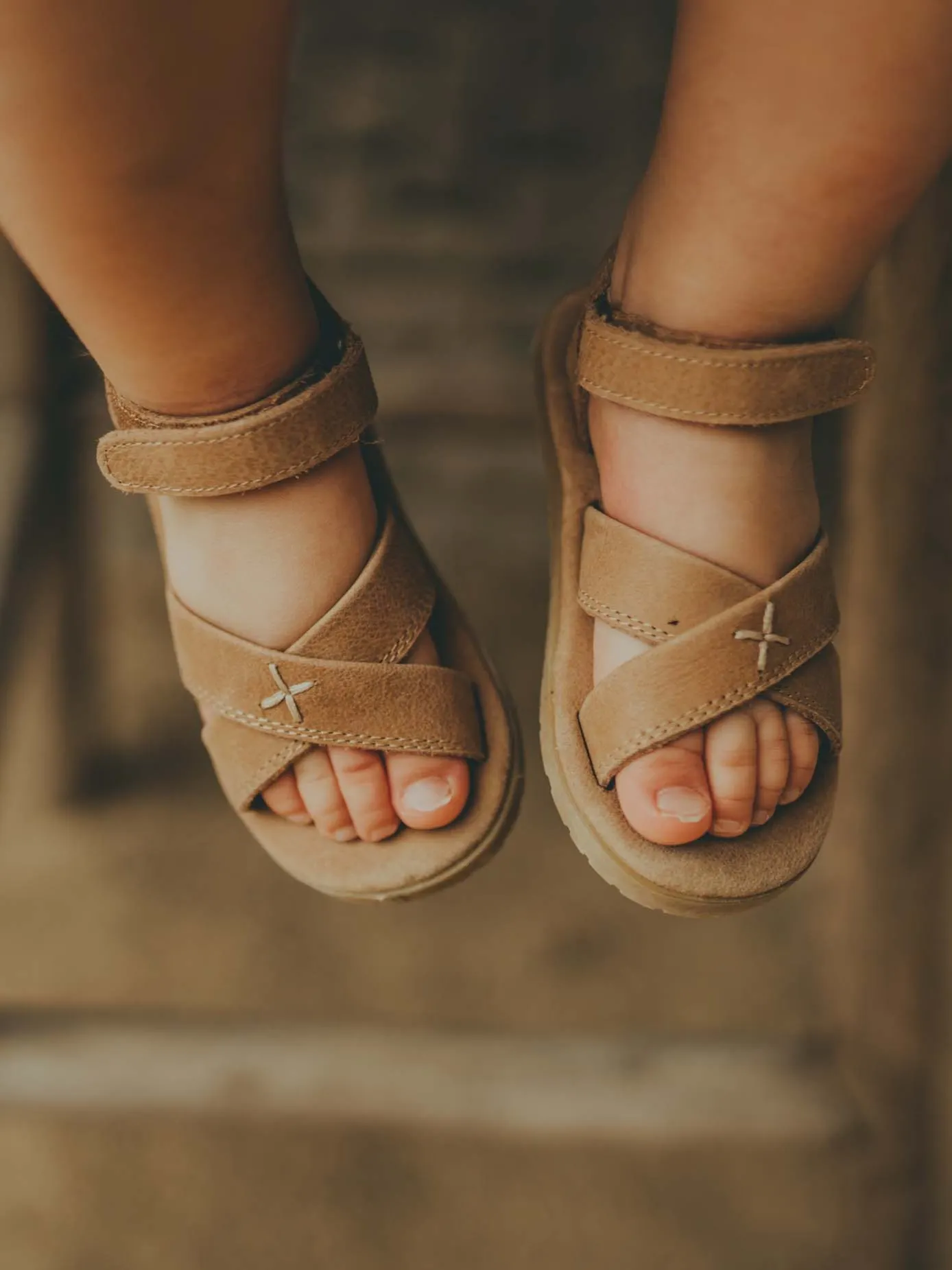 Donsje - sandały dziecięce Tobi Truffle Nubuck Donsje - sandały dziecięce Tobi Truffle Nubuck