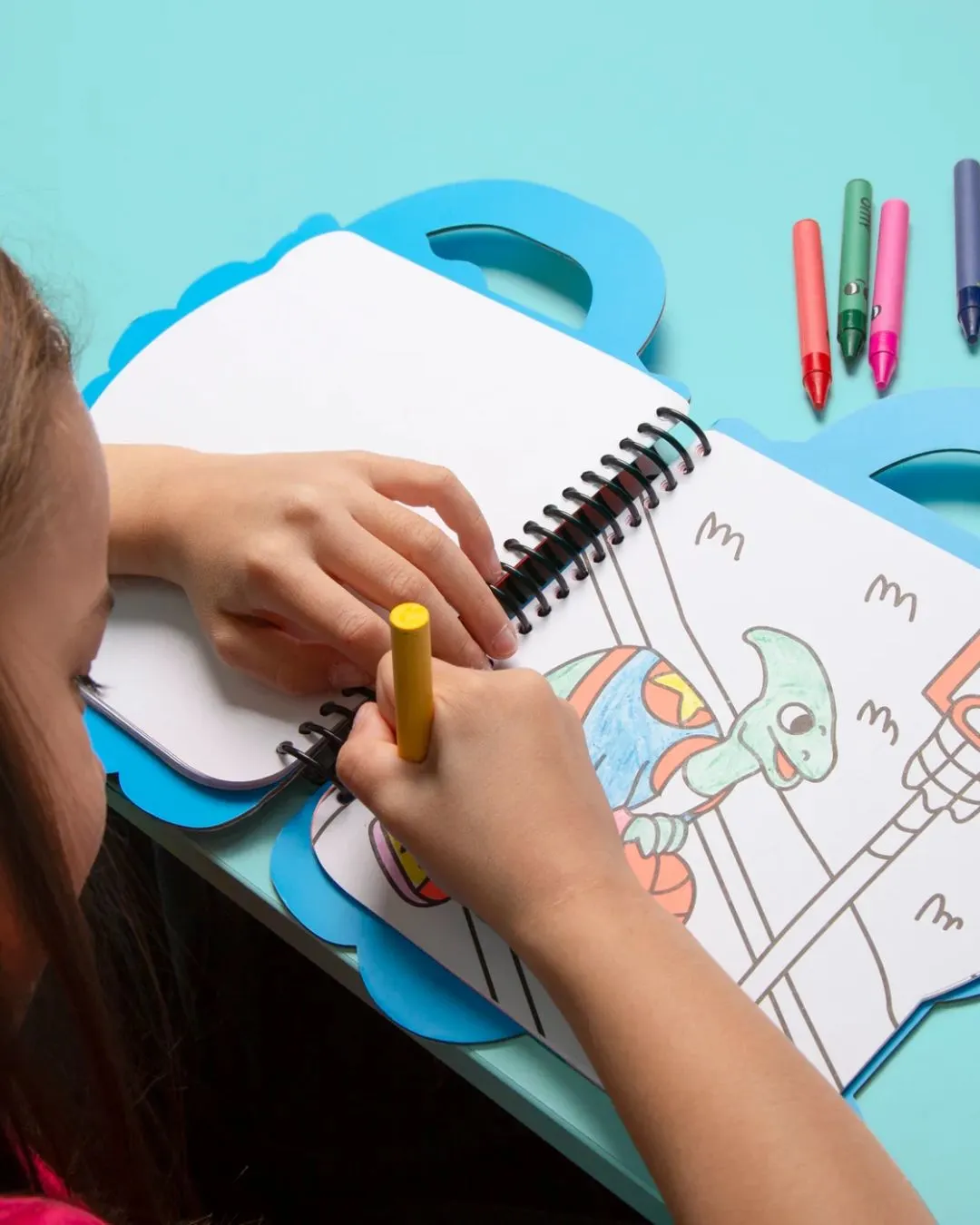 Omy - zestaw do kolorowania z naklejkami Dinozaury