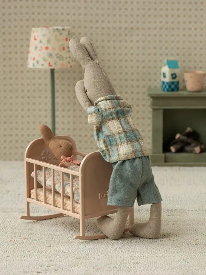 Maileg - królik klasyczny w koszulce i spodenkach rozmiar 1