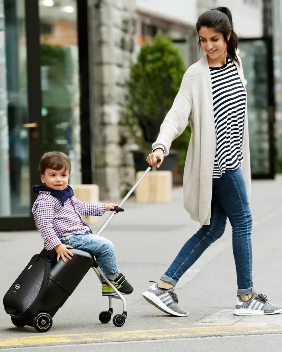 Micro - walizka z siedziskiem dla dziecka Luggage Easy Black