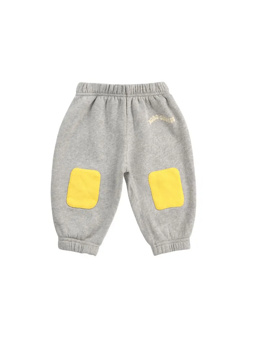 BOBO CHOSES - spodnie do joggingu z łatami na kolanach heather grey melanżowo-szare BOBO CHOSES - spodnie do joggingu z łatami na kolanach heather grey melanżowo-szare