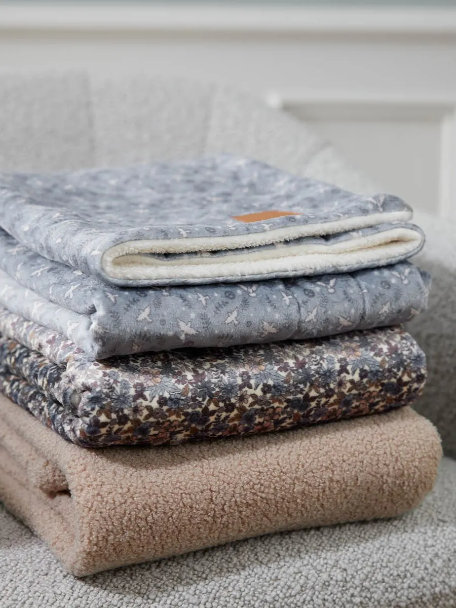 Elodie Details - kocyk niemowlęcy Pearl Velvet 100x75 cm Free Bird