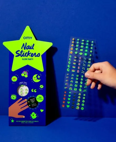 Omy - naklejki na paznokcie dla dzieci Glow Party 200 sztuk Omy - naklejki na paznokcie dla dzieci Glow Party 200 sztuk