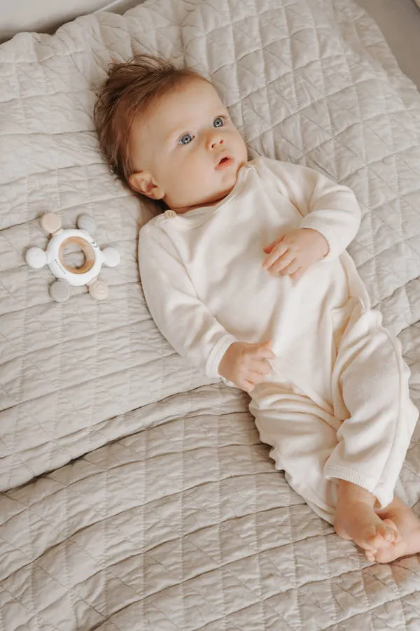 Bamboom - aksamitny pajacyk niemowlęcy bez stópek ecru Bamboom - aksamitny pajacyk niemowlęcy bez stópek ecru