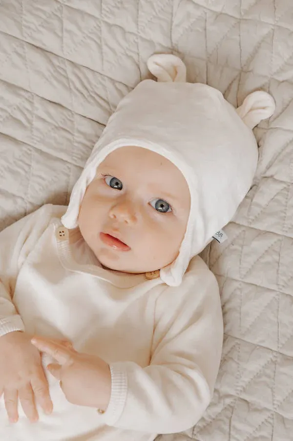 Bamboom - aksamitna welurowa czapka dziecięca z uszkami ecru Bamboom - aksamitna welurowa czapka dziecięca z uszkami ecru