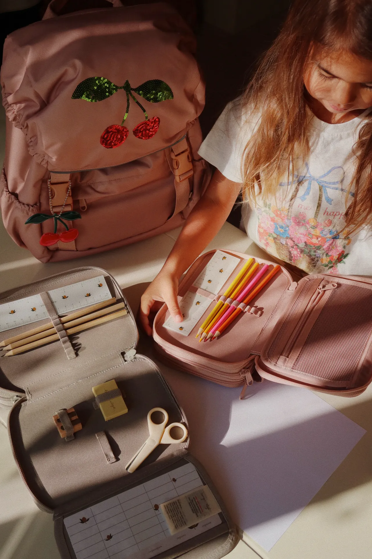 Konges Sløjd - zestaw szkolny dziewczęcy Mahogany Rose Konges Sløjd - zestaw szkolny dziewczęcy Mahogany Rose