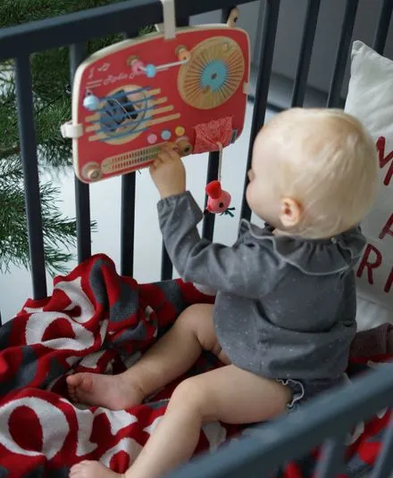 Lilliputiens - drewniana tablica manipulacyjna Radio Flaming Anais 