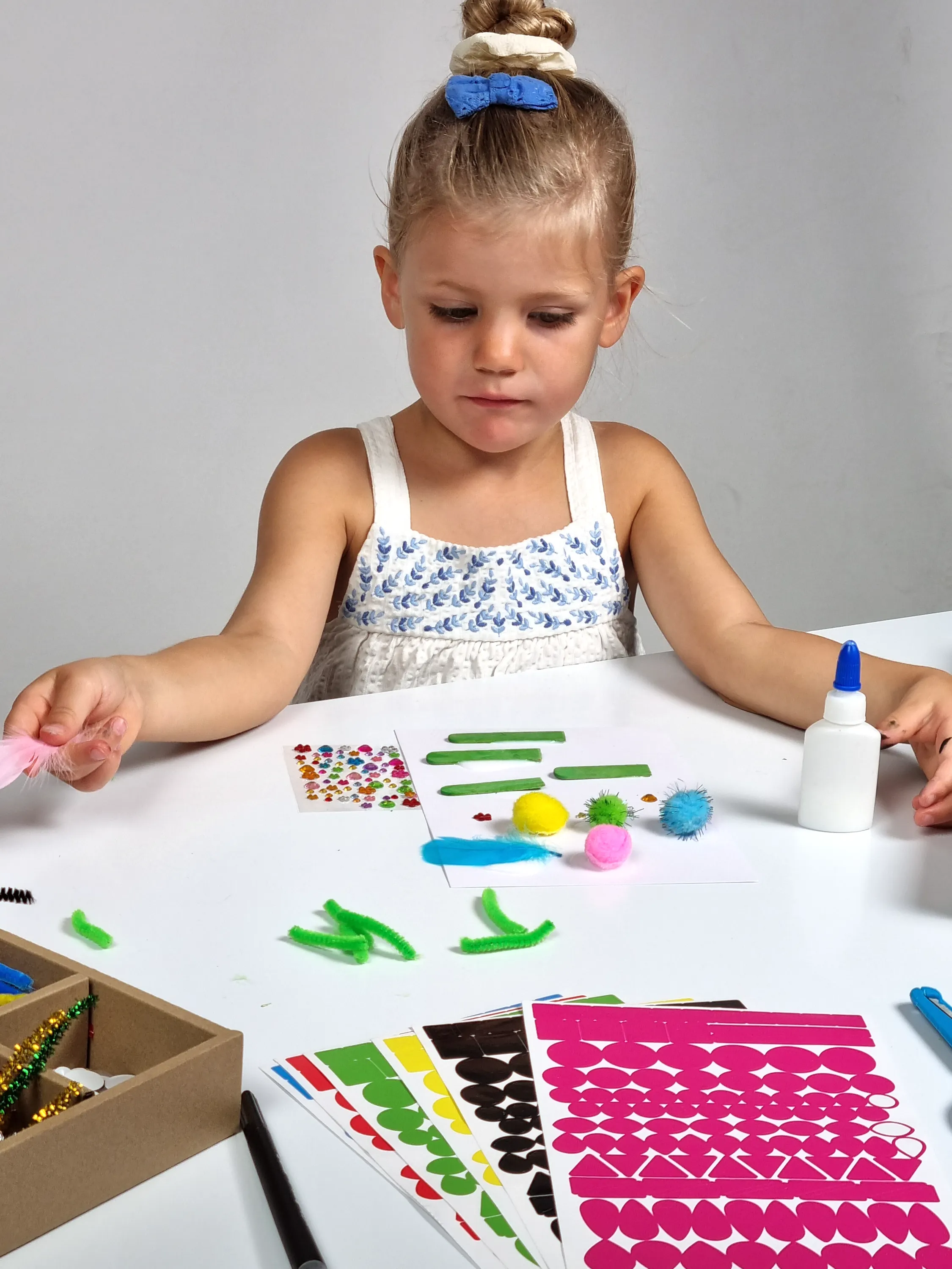 Buki - kreatywne pudełko 20 aktywności Buki - kreatywne pudełko 20 aktywności