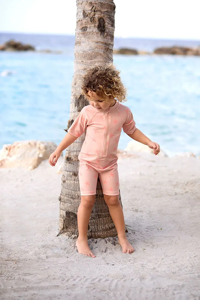 Lassig - kombinezon strój kąpielowy z krótkim rękawem LSF UV Sunsuit Starfish peach Lassig - kombinezon strój kąpielowy z krótkim rękawem LSF UV Sunsuit Starfish peach
