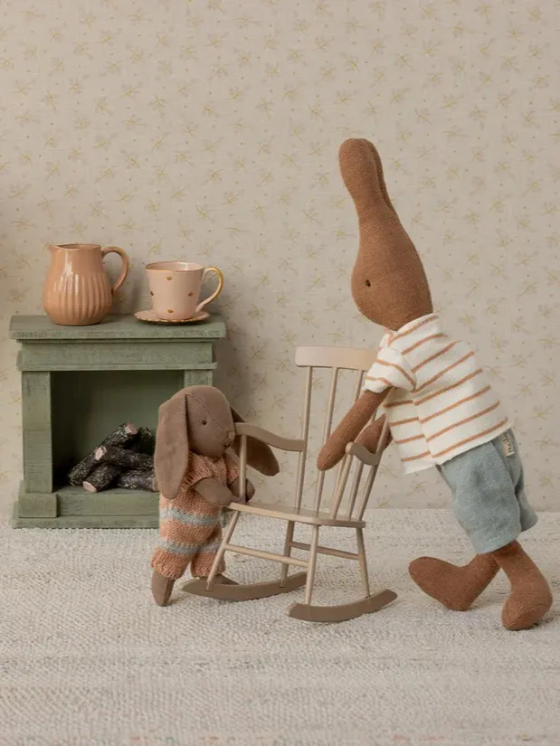 Maileg - fotel bujany dla króliczków Dark Sand