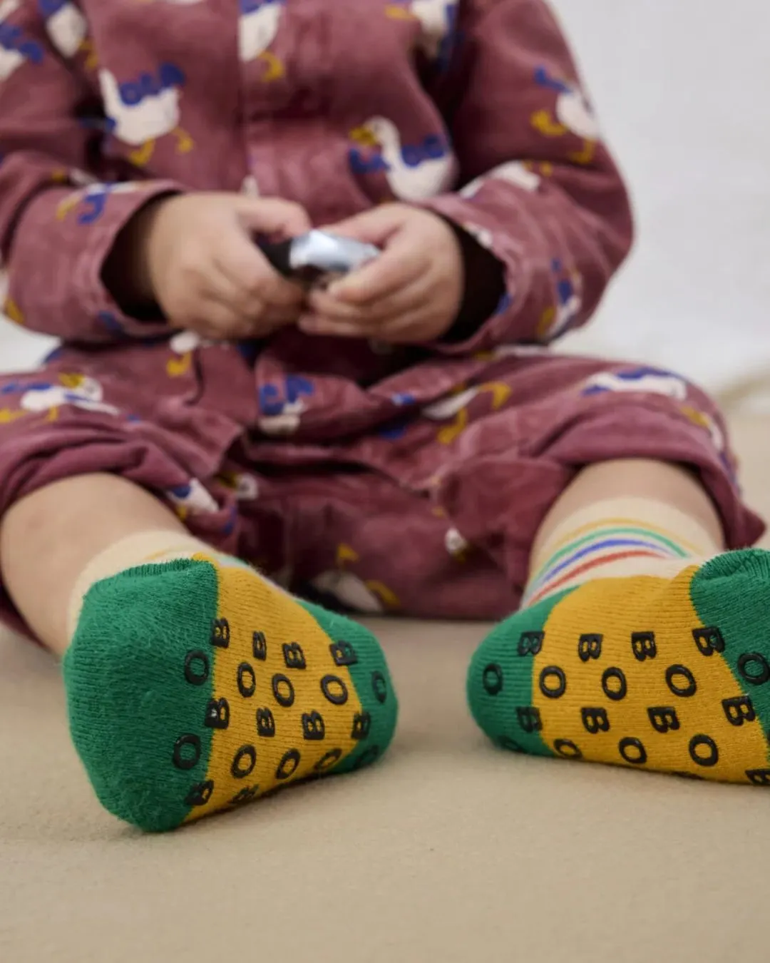 BOBO CHOSES - długie skarpetki antypoślizgowe niemowlęce Stripes BOBO CHOSES - długie skarpetki antypoślizgowe niemowlęce Stripes