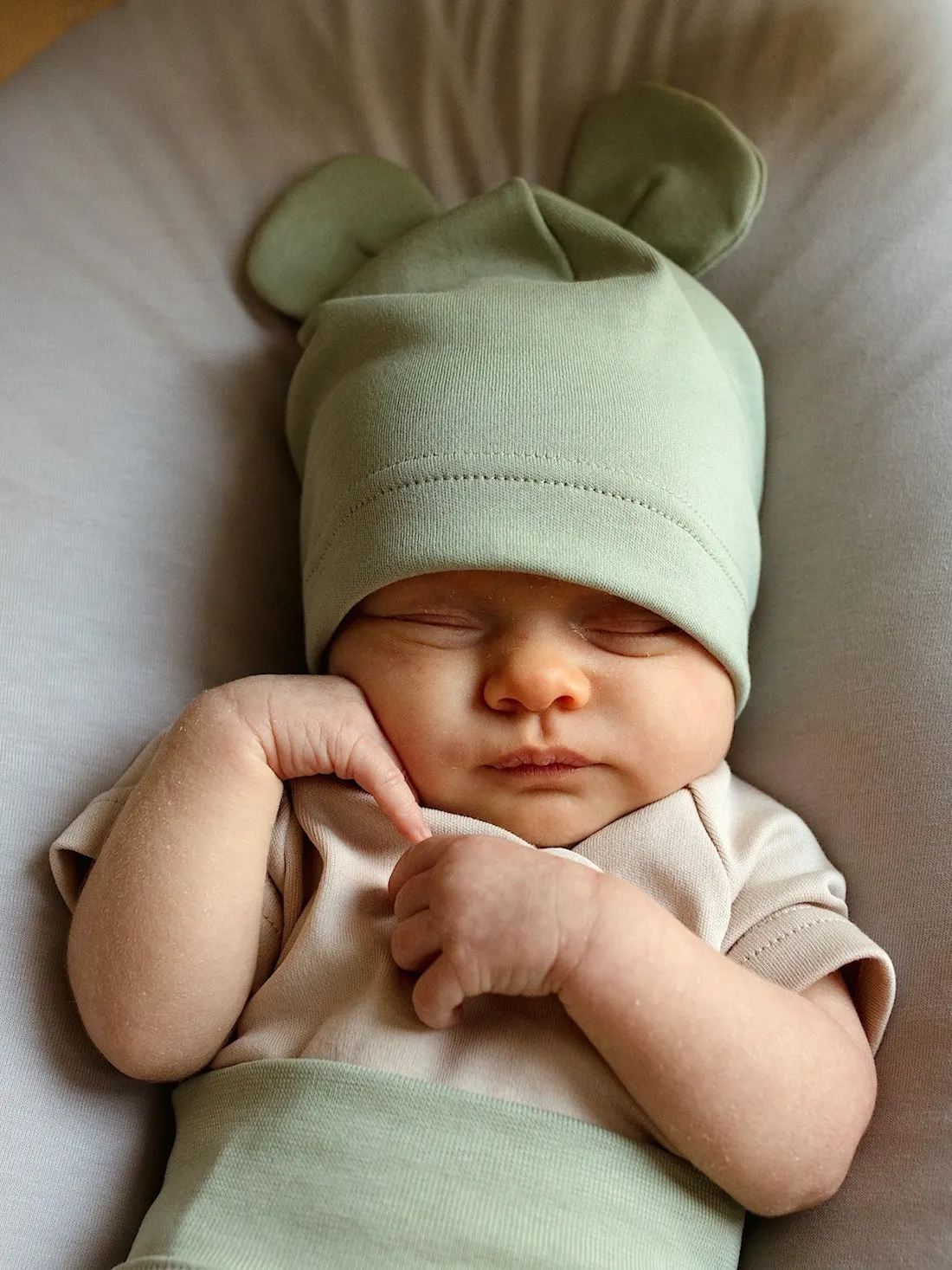 Poofi - czapka niemowlęca z uszami szałwia