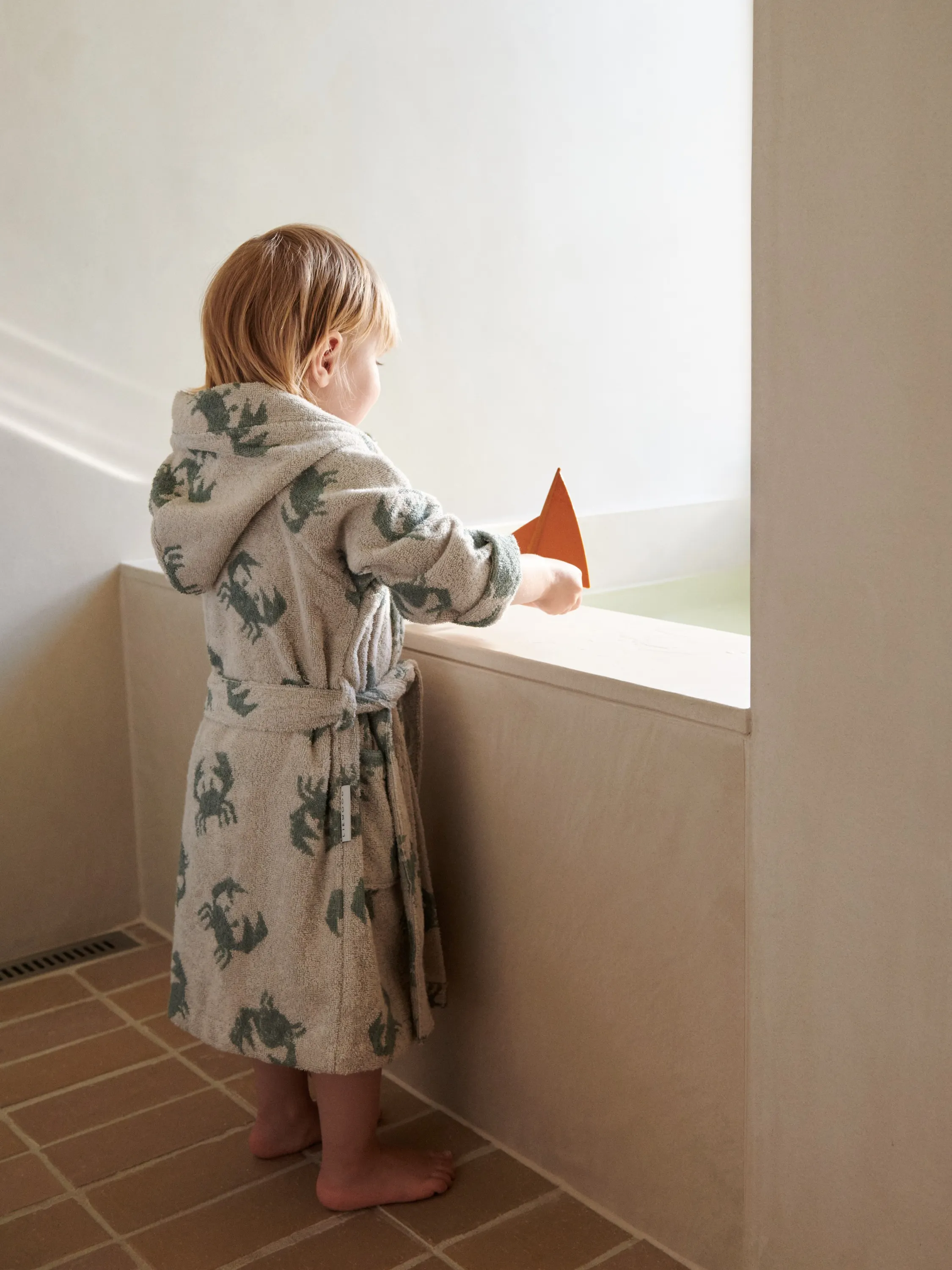 Liewood - szlafrok dziecięcy Lilana Yarn Dyed Bathrobe Crab Sandy