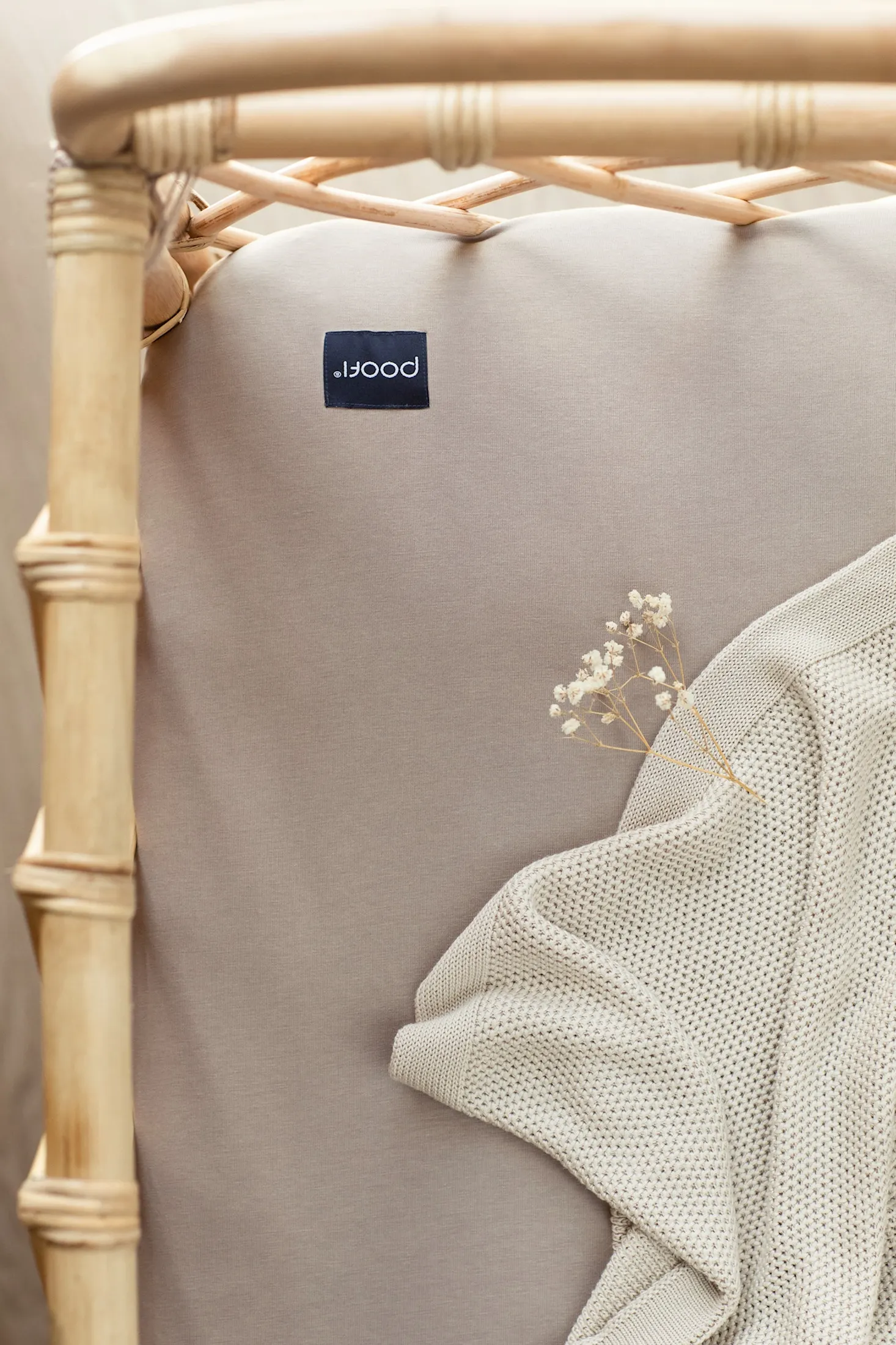 Poofi - prześcieradło Organic&Color 60x120 Czekolada Poofi - prześcieradło Organic&Color 60x120 Czekolada