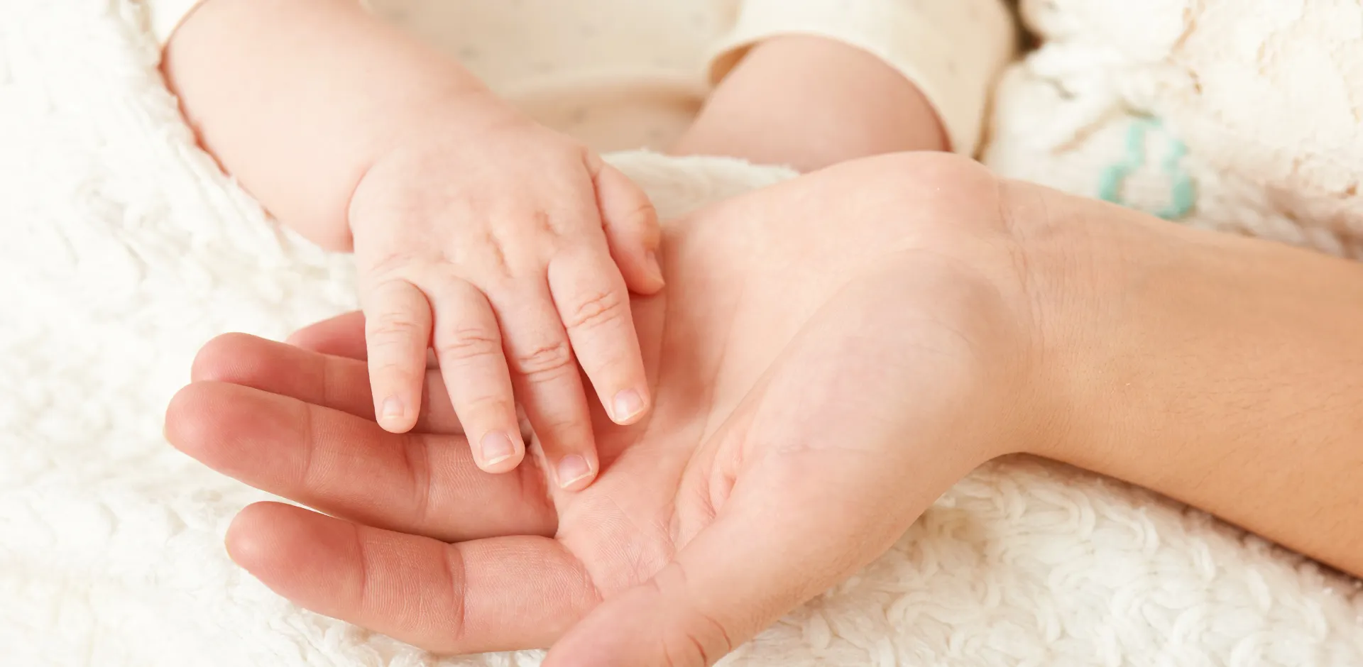 Dzień Mamy z SOFi BERi: praktyczne prezenty dla mamy na każdym etapie macierzyństwa