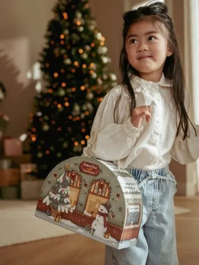 Little Dutch - kalendarz adwentowy w walizeczce FSC X-MAS Little Dutch - kalendarz adwentowy w walizeczce FSC X-MAS