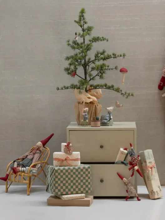 Maileg - skrzat Pixy chłopiec w koszuli i spodniach rozmiar 4 Maileg - skrzat Pixy chłopiec w koszuli i spodniach rozmiar 4