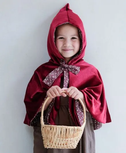 Mimi & Lula - aksamitna peleryna dla dziecka Czerwony Kapturek Mimi & Lula - aksamitna peleryna dla dziecka Czerwony Kapturek