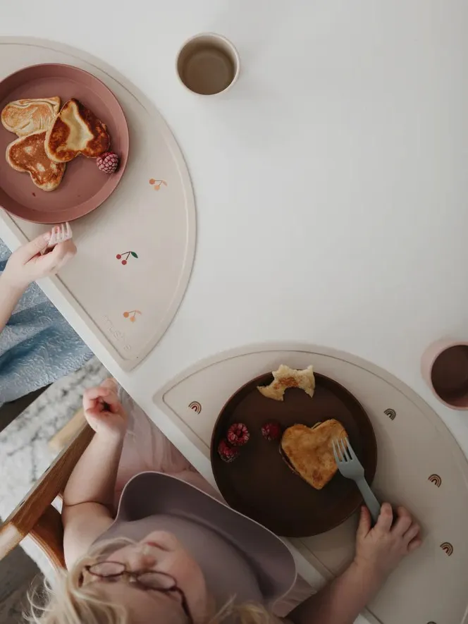 Mushie - podkładka silikonowa na stół Rainbow Mushie - podkładka silikonowa na stół Rainbow