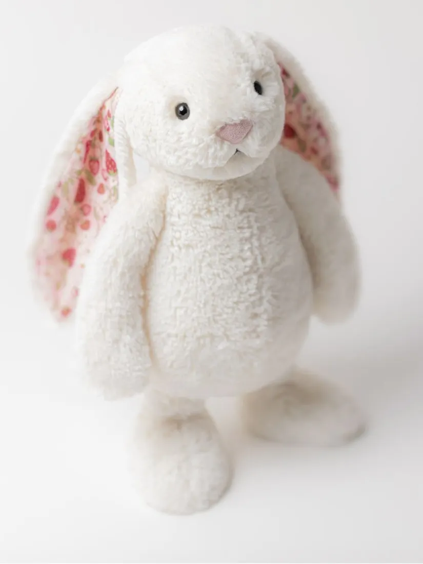 Jellycat - króliczek z Kwiecistymi Uszami Kremowy „Berry” 31 cm Jellycat - króliczek z Kwiecistymi Uszami Kremowy „Berry” 31 cm