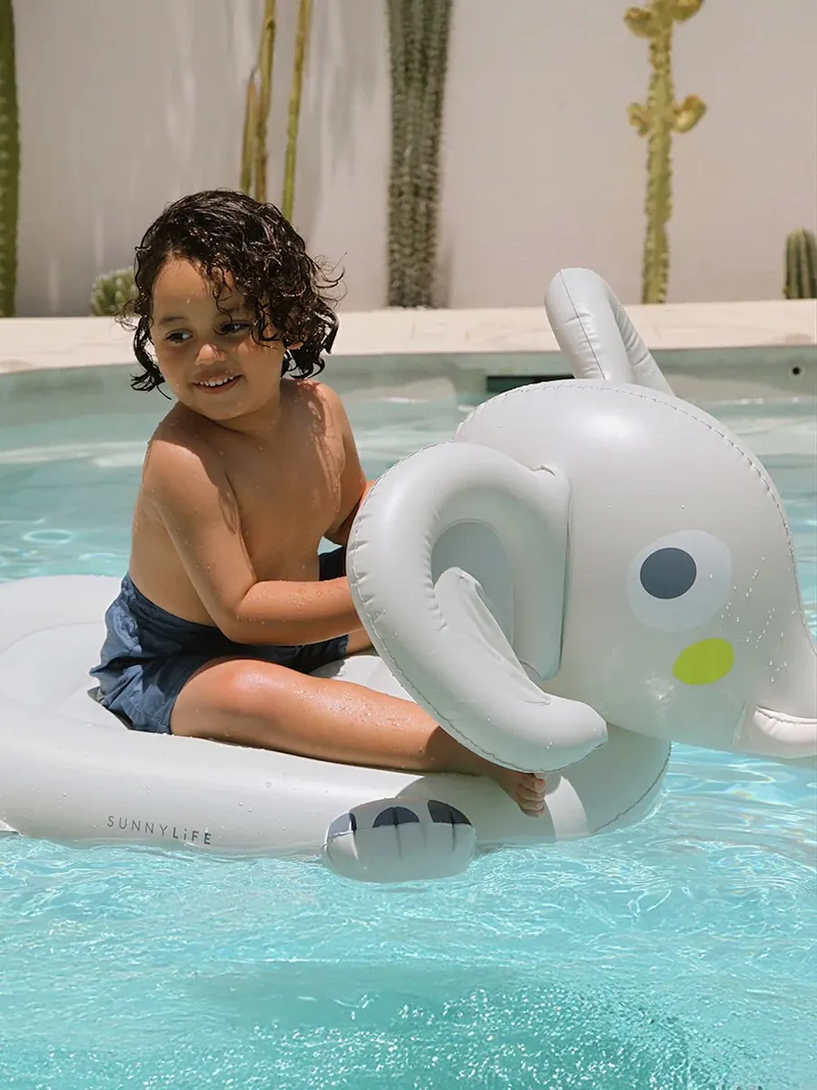SUNNYLiFE - dmuchany jeździk wodny Eli the Elephant