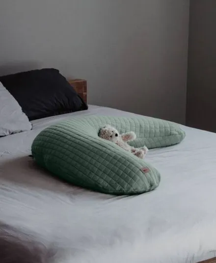 Beaba - ergonomiczna poduszka rogal dla kobiet w ciąży i karmiących Big Flopsy ™ Fleur de coton Linen Sage Green