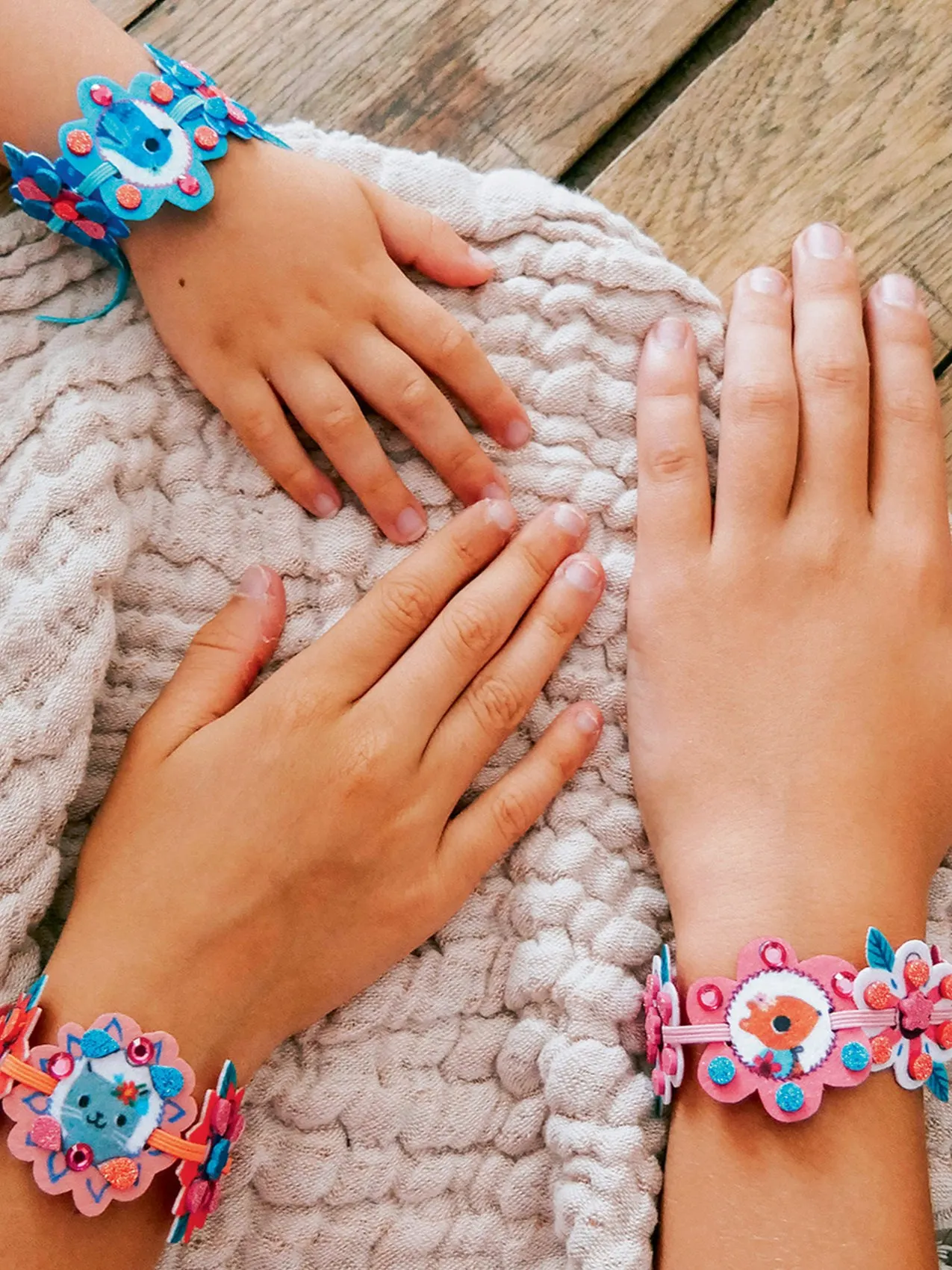 Djeco - zestaw zrób to sam - 4 bransoletki przyjaźni