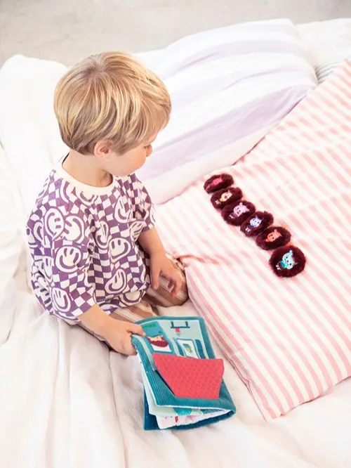 Lilliputiens - książeczka aktywizująca z mini pacynkami Emocje Jeżyk Leon Lilliputiens - książeczka aktywizująca z mini pacynkami Emocje Jeżyk Leon