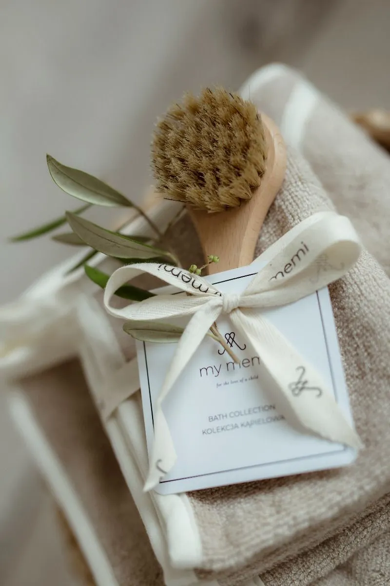 My Memi - szczotka z naturalnej szczeciny na ciemieniuchę