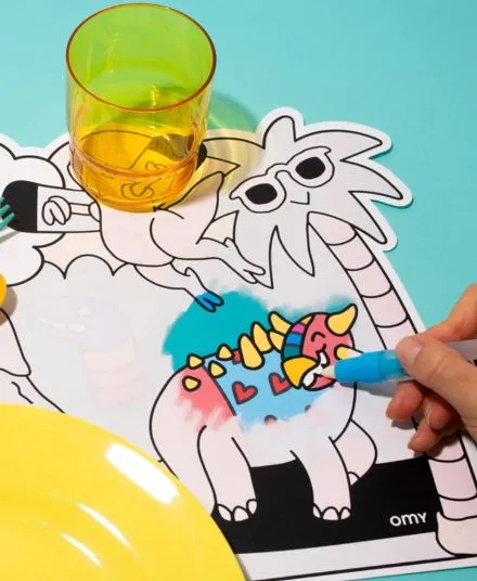 Omy - podkładki do kolorowania na stół Dinozaury