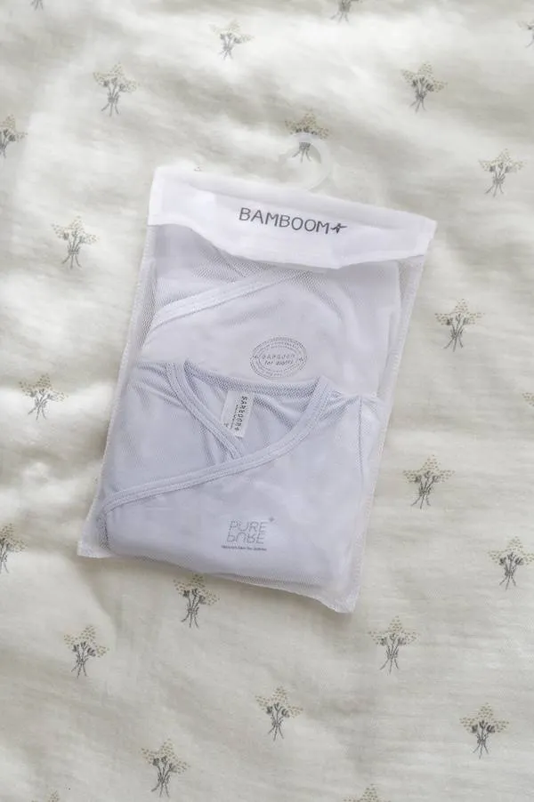 Bamboom - bambusowe body kopertowe z krótkim rękawem 2-pak (niebieskie i białe) Bamboom - bambusowe body kopertowe z krótkim rękawem 2-pak (niebieskie i białe)