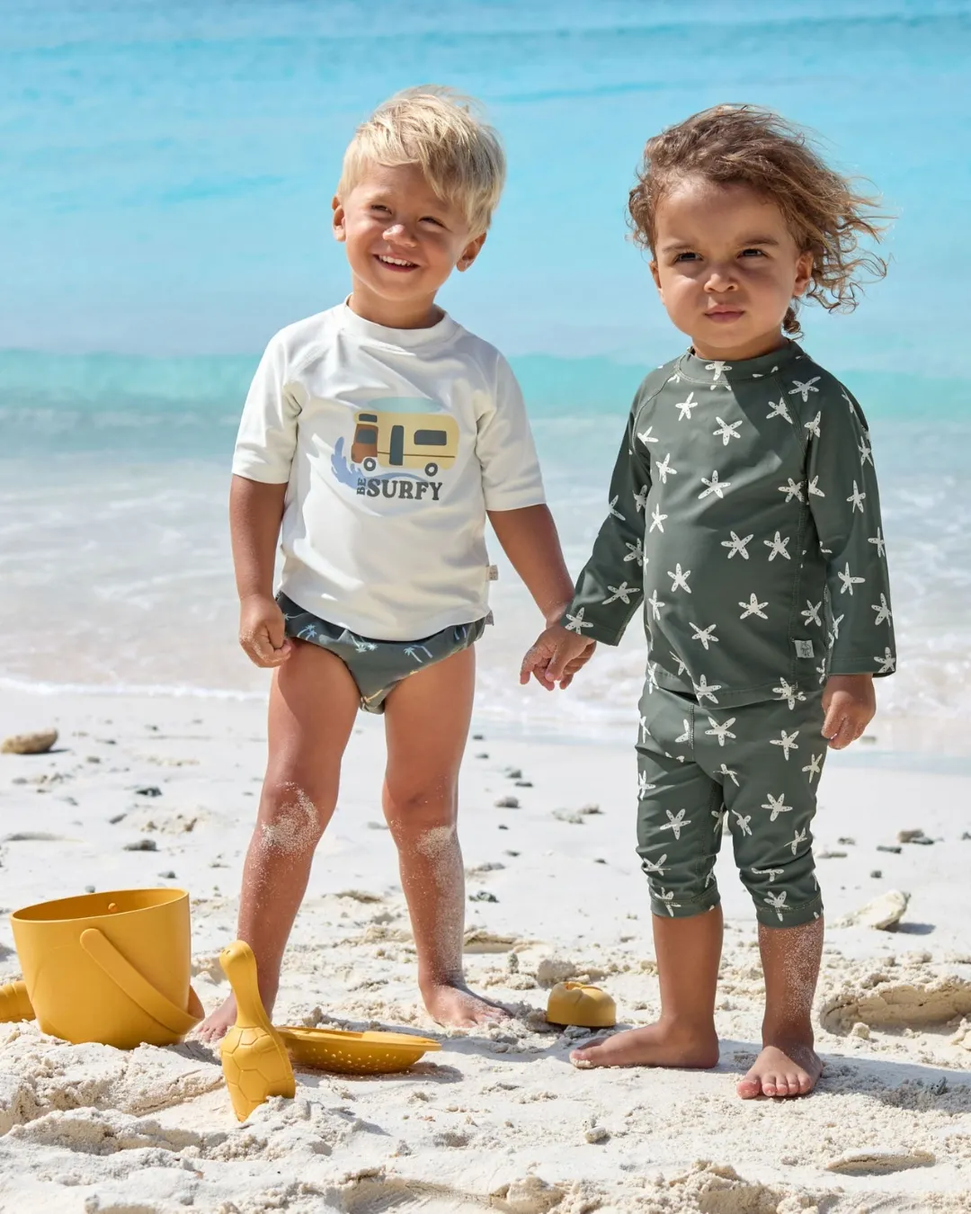 Lassig - majteczki pieluszka kąpielówki dla niemowląt do pływania LSF z wzorem Palms deep olive Lassig - majteczki pieluszka kąpielówki dla niemowląt do pływania LSF z wzorem Palms deep olive