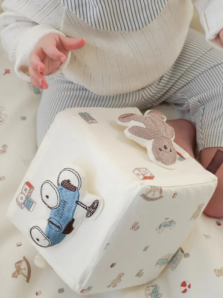 Cam Cam Copenhagen - kostka aktywności Vintage Toys