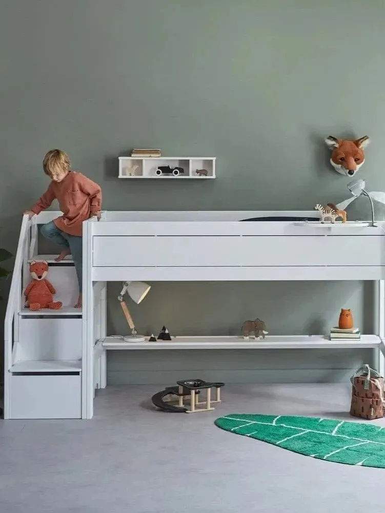 LIFETIME Kidsrooms - łóżko półwysokie Mid Sleeper 128 cm ze schodami White Standard