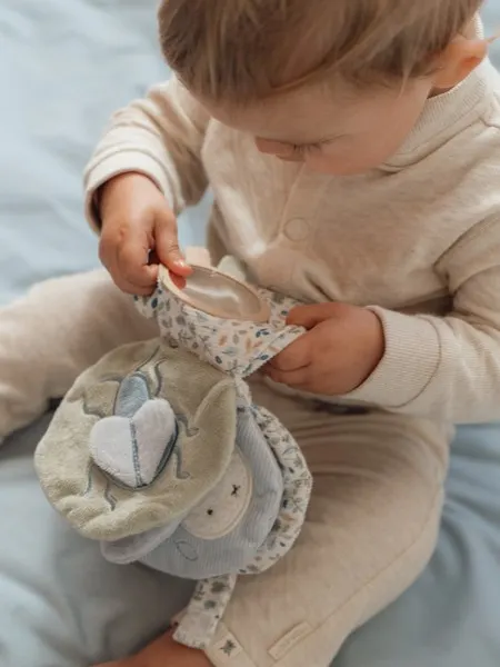 Little Dutch - Miffy książeczka aktywizująca Lucky Leaves Little Dutch - Miffy książeczka aktywizująca Lucky Leaves