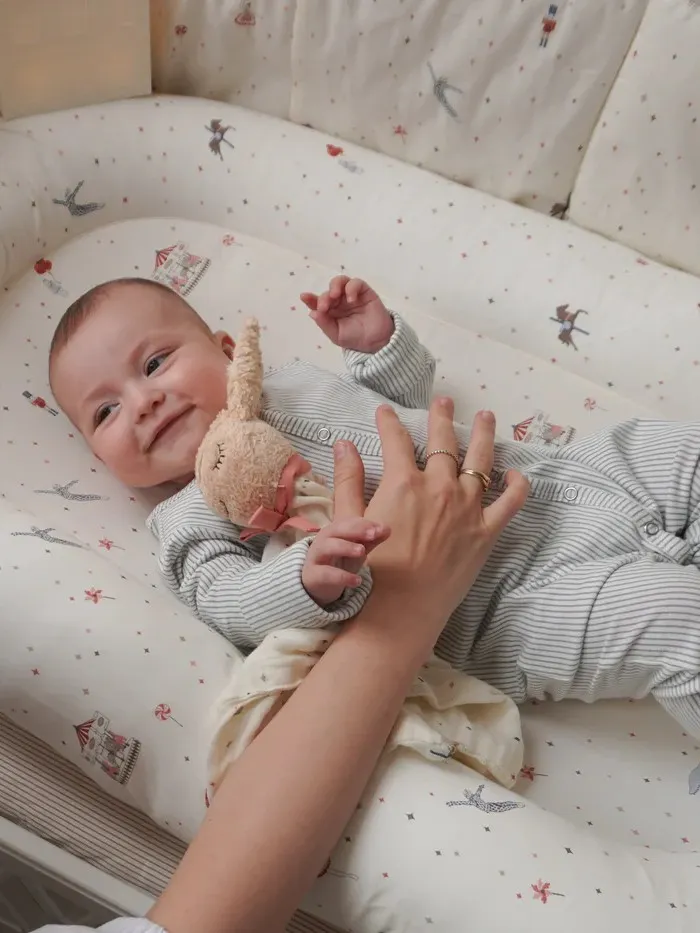 Cam Cam Copenhagen - gniazdko niemowlęce kokon Carousel Cam Cam Copenhagen - gniazdko niemowlęce kokon Carousel