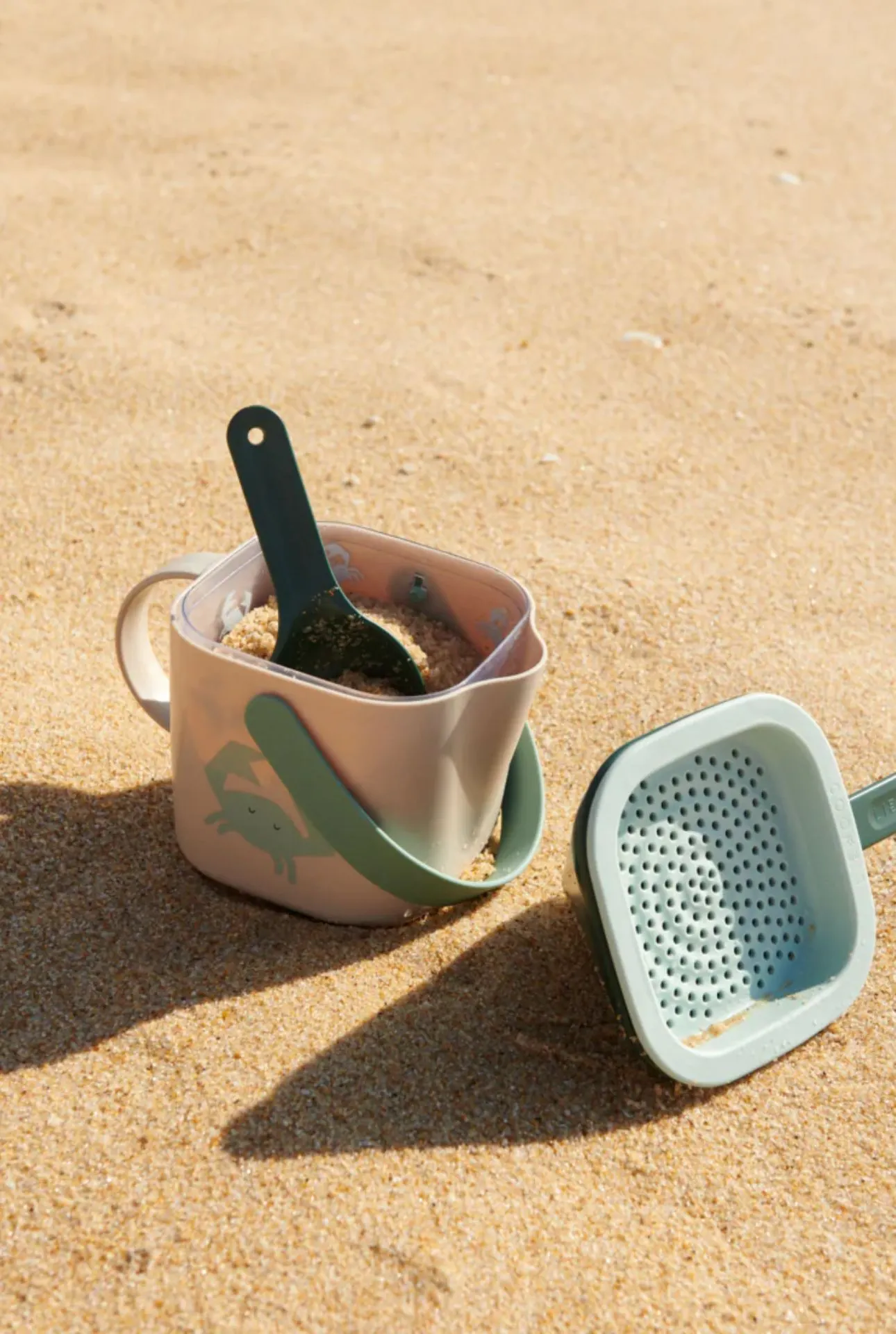 Liewood - zestaw do piaskownicy Roald Sand Set Crab Sandy