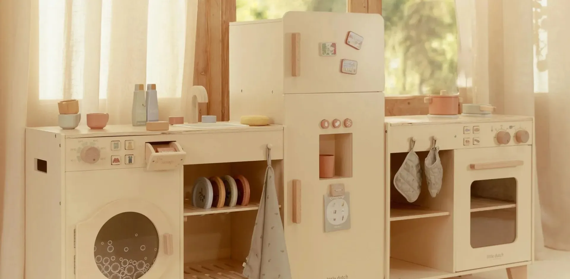 Zabawki Little Dutch – ponadczasowy design i wsparcie dla dziecięcego rozwoju