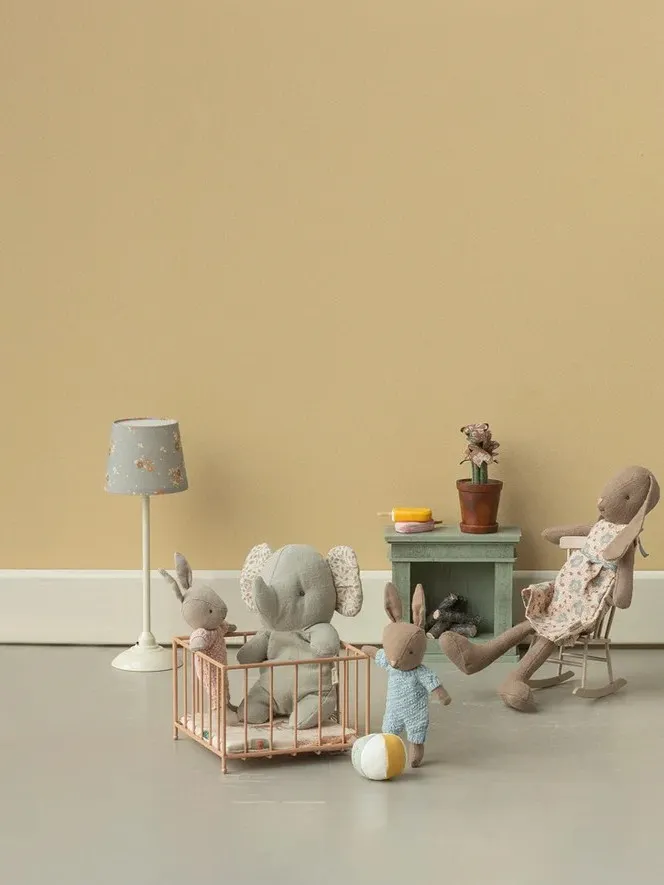 Maileg - kojec dla myszek micro Dark Powder