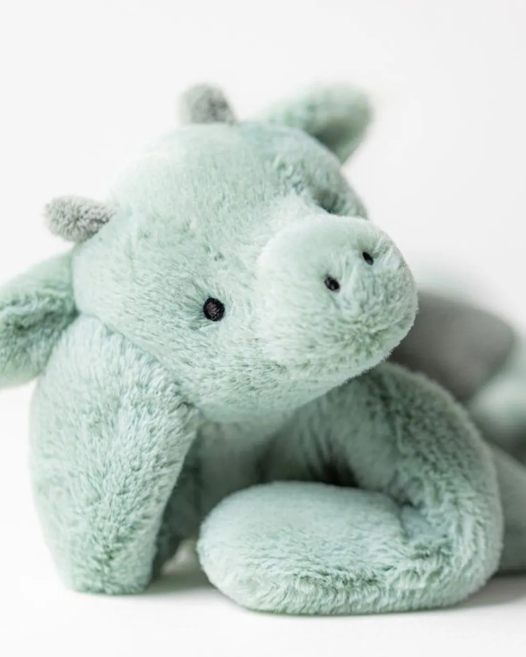 Jellycat - smok szmatka przytulanka miętowo-szara 27 cm Jellycat - smok szmatka przytulanka miętowo-szara 27 cm