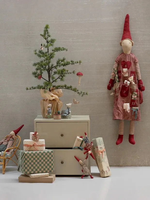 Maileg - kalendarz adwentowy Pixy Dziewczyna Maileg - kalendarz adwentowy Pixy Dziewczyna