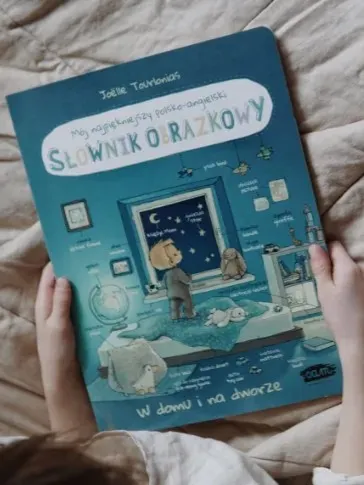 Wydawnictwo SAM - słownik obrazkowy. W domu i na dworze