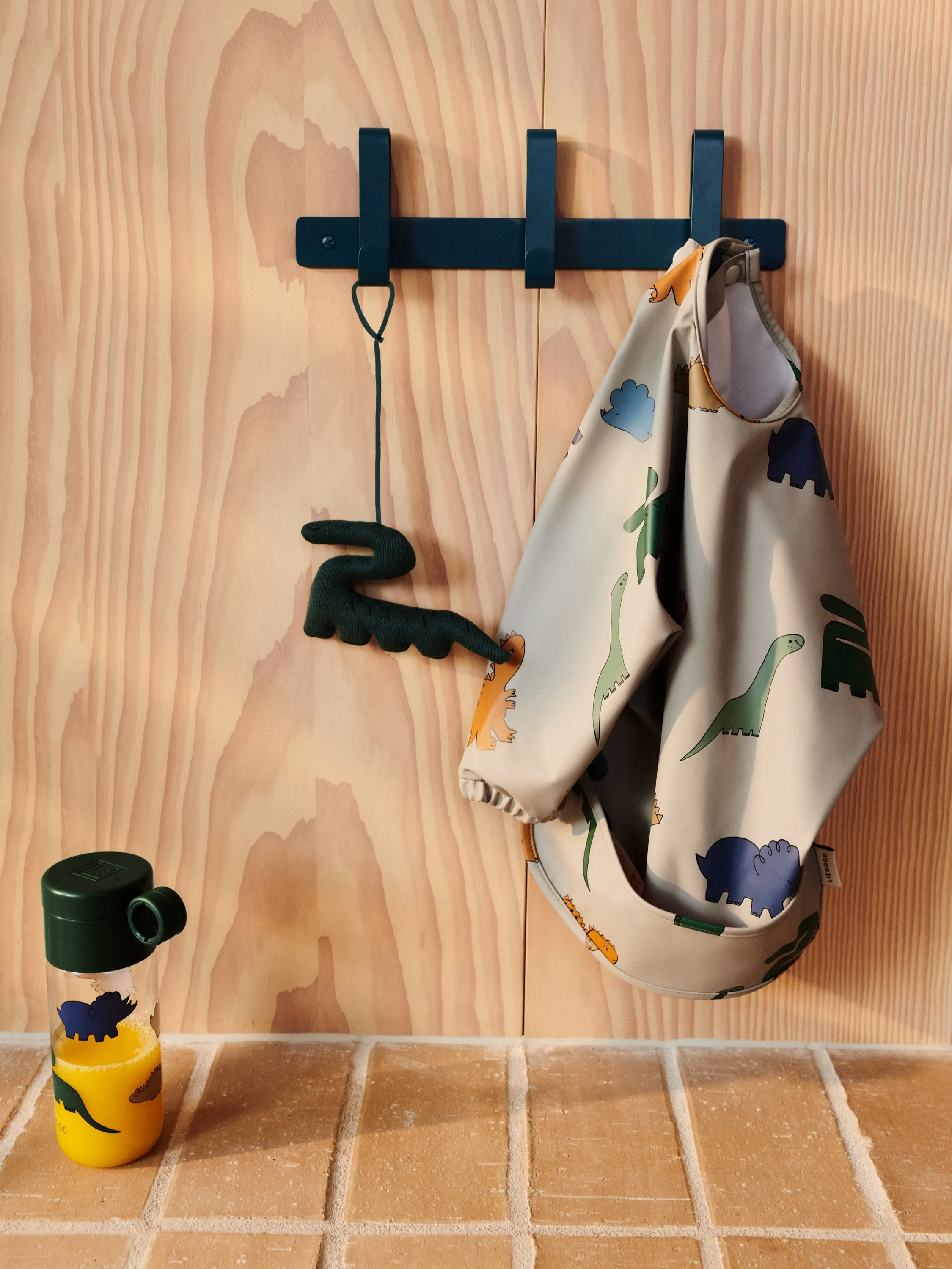 Liewood – śliniak niemowlęcy z rękawami Merle Printed Cape Bib Liewood – śliniak niemowlęcy z rękawami Merle Printed Cape Bib