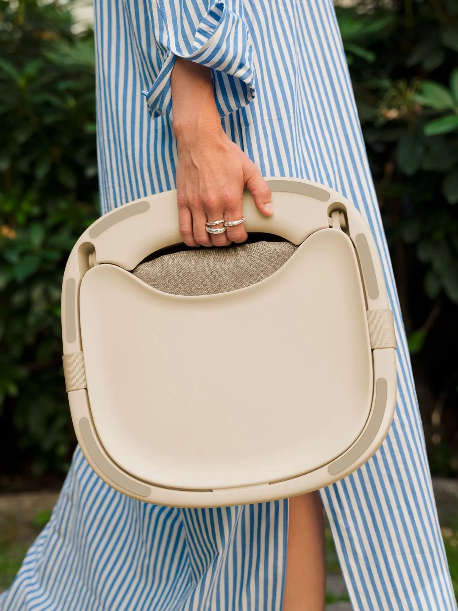 Hannie - przenośne krzesełko do karmienia White Sand