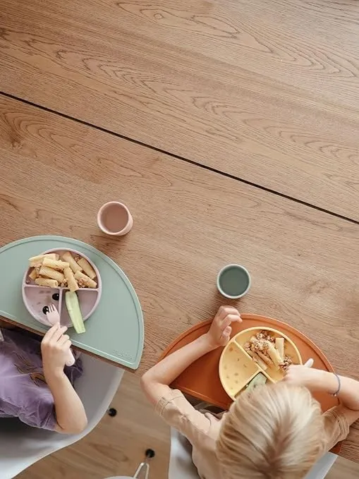 Mushie - talerzyk silikonowy z przyssawką Pale Daffodil