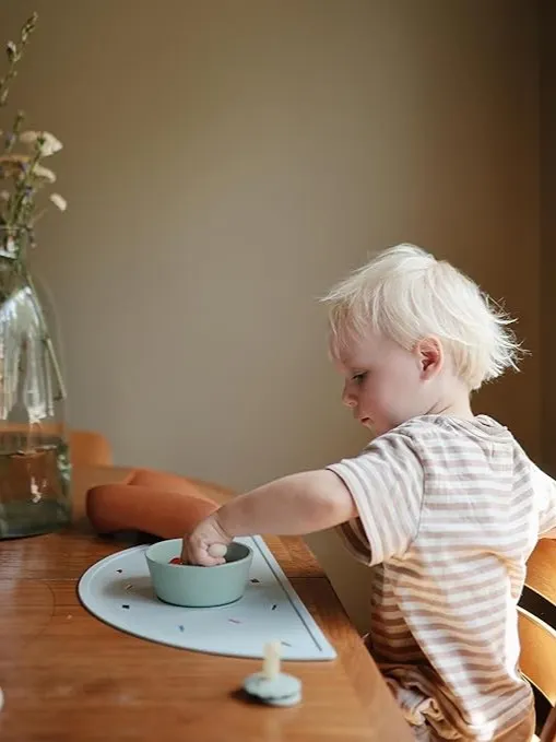 Mushie - podkładka silikonowa na stół Retro Cars Mushie - podkładka silikonowa na stół Retro Cars